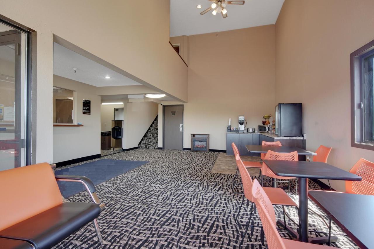 Americas Quality Inn & Suites - Finlayson Zewnętrze zdjęcie